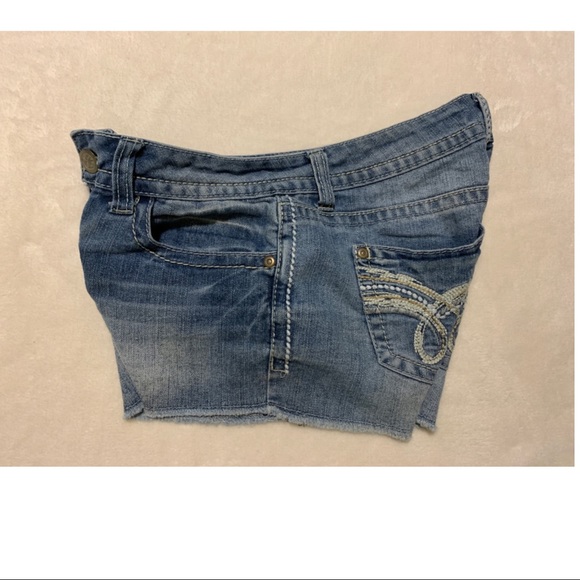 No Boundaries Women’s Jeans shorts - Picture 5 of 7